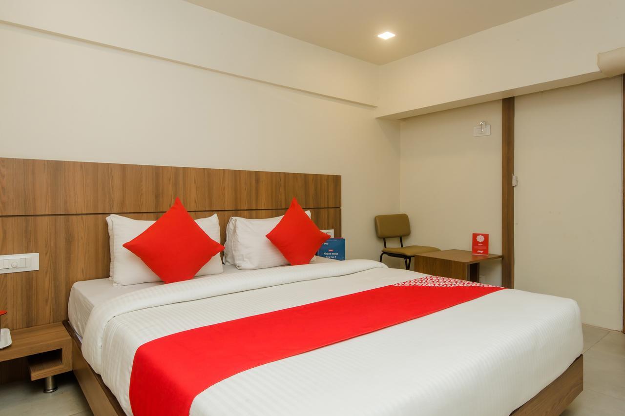 Oyo 13857 Hotel Imperial Umele Екстер'єр фото