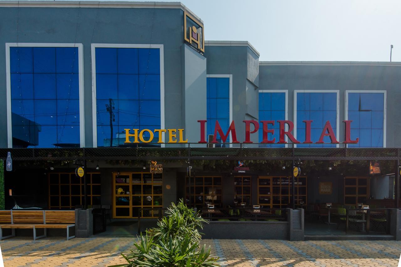 Oyo 13857 Hotel Imperial Umele Екстер'єр фото
