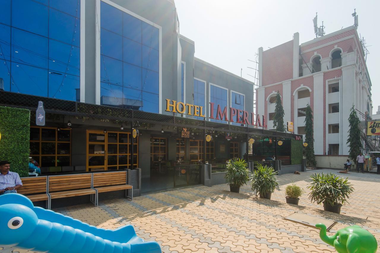 Oyo 13857 Hotel Imperial Umele Екстер'єр фото