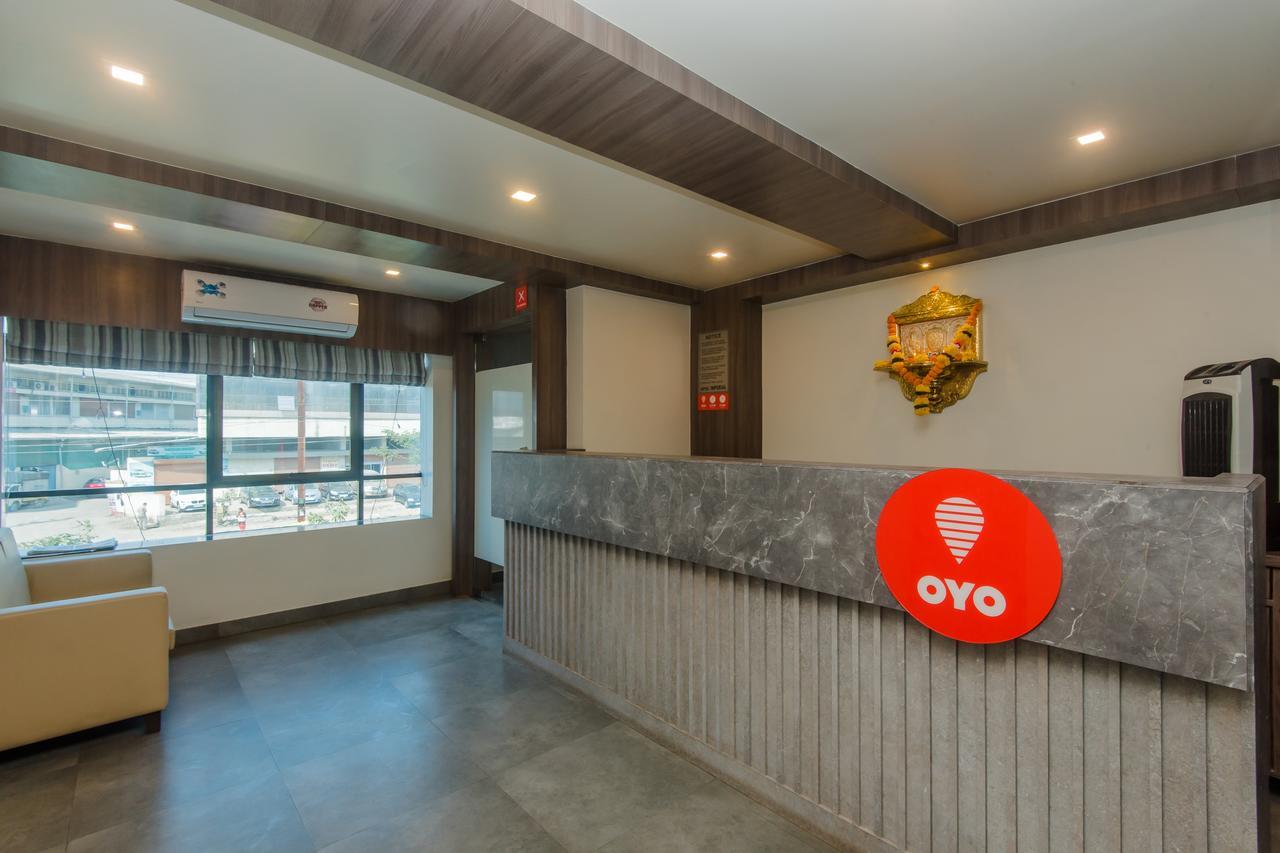 Oyo 13857 Hotel Imperial Umele Екстер'єр фото