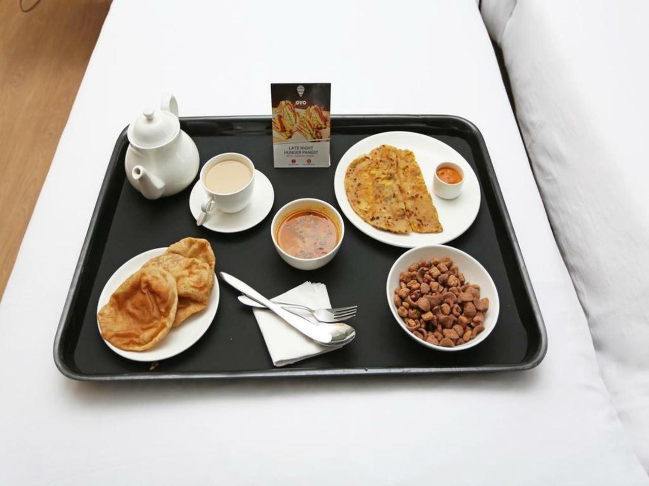 Oyo 13857 Hotel Imperial Umele Екстер'єр фото